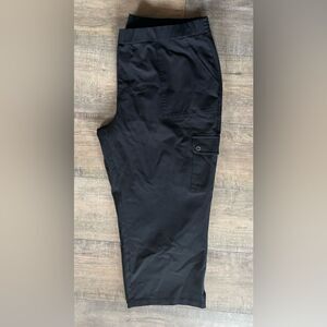 Susan Graver Weekend women’s size XL 18-20 black pull on cargo Capri ankle pants